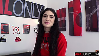 Lydia Black'In Favori Eğlencesi Anal Seks